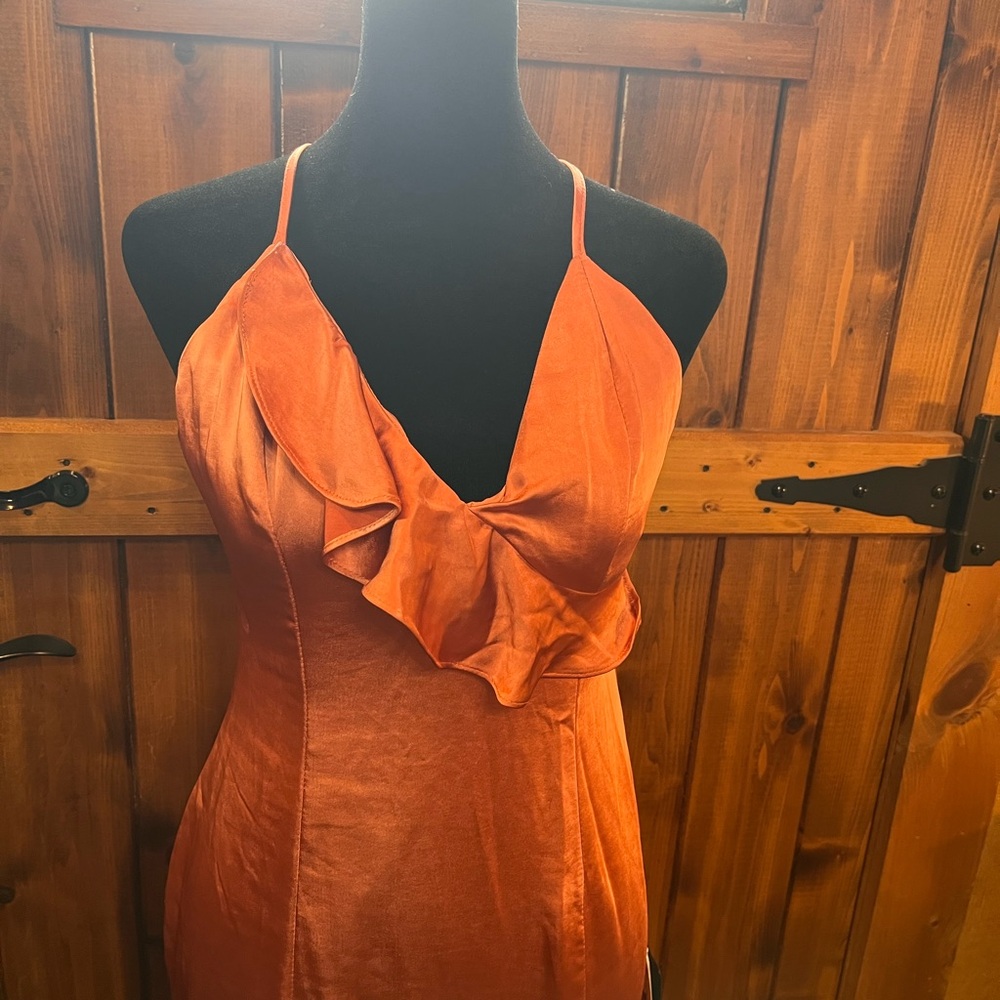 Lulu’s Small burnt peachy orange soft silky formal 2015 - Picture 2 of 12
